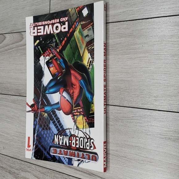 NWOT Ultimate Spider-Man Volume 1 Trade - Picture 2 of 4